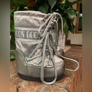 Toddler Moon Boots NWOT 7.5-9